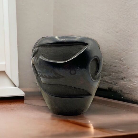 Vintage Madeline Naranjo Santa Clara Traditional Avanyu Design Blackware Pottery - Picture 1 of 15